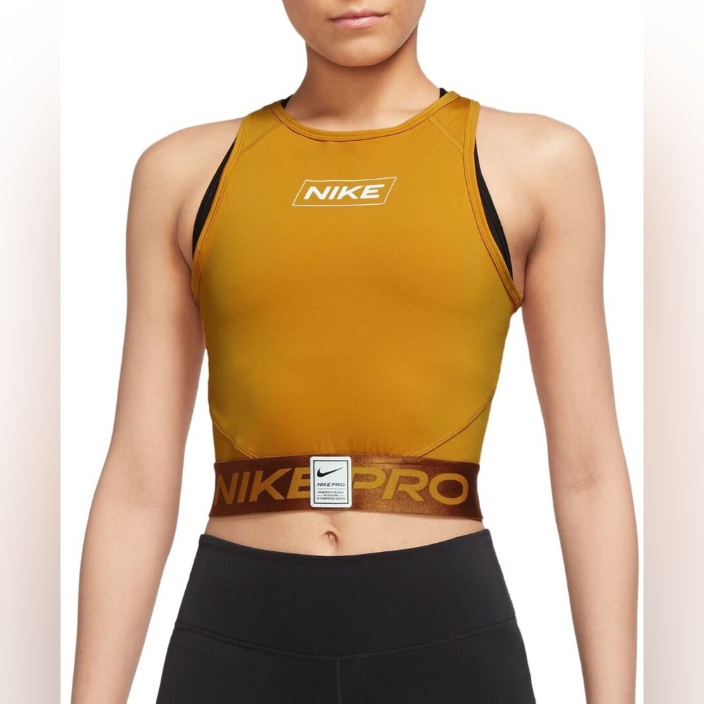 Nike Crop Top